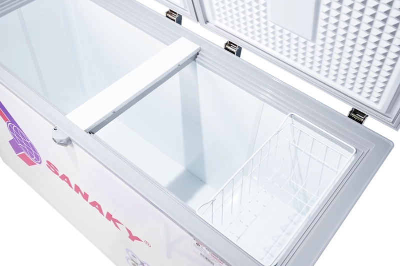 tủ đông sanaky sử dụng lòng nhựa phẳng abs VH 405A2